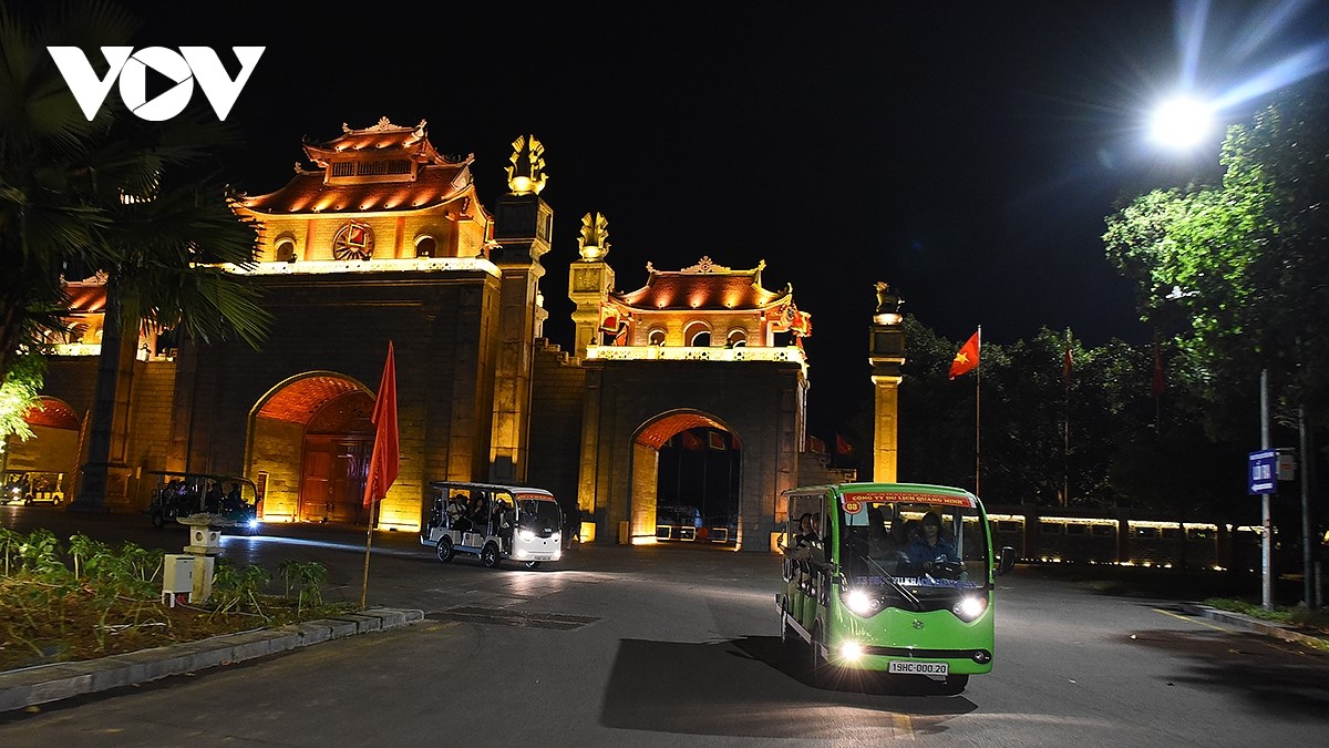 ຄ່ຳຄືນທີ່ສັກສິດຢູ່ຈອມພູ ເຫງຍຫຼິງ - ເສັ້ນທາງມຸ່ງໄປສູ່ກົກເຄົ້າເກງົ້າກໍ.